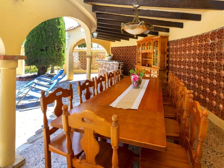 Terraza cubierta de la Villa