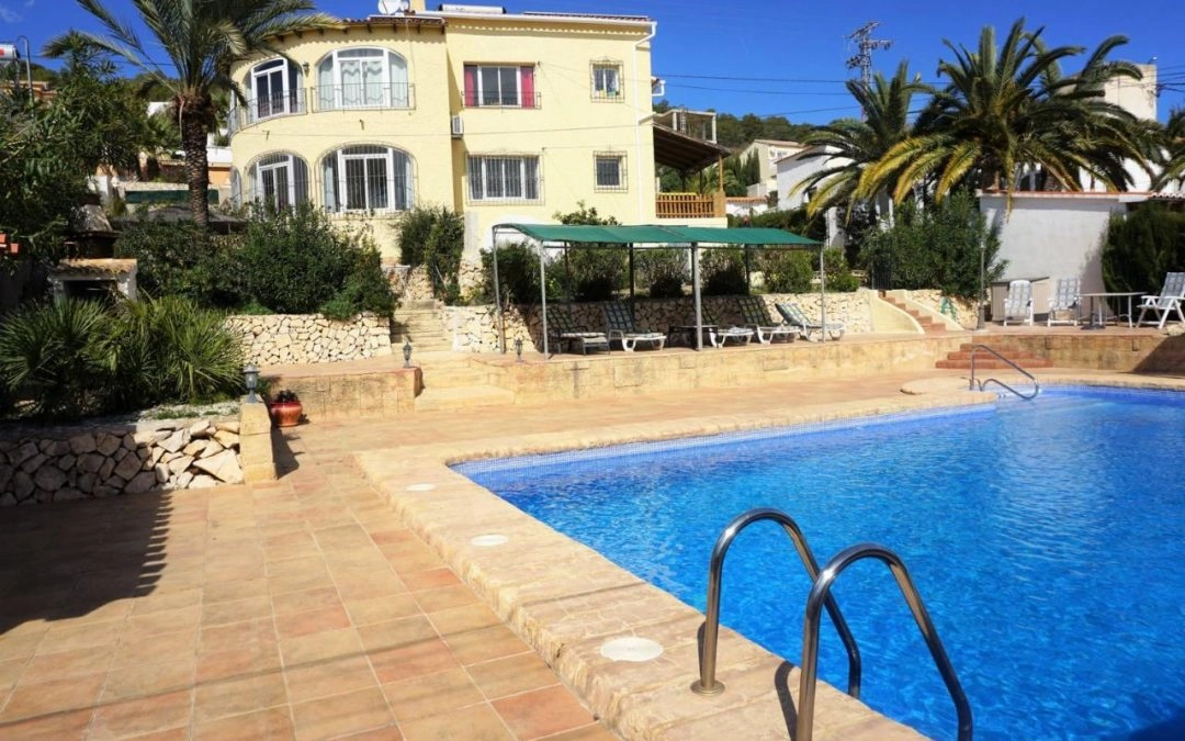 Villa doble con piscina