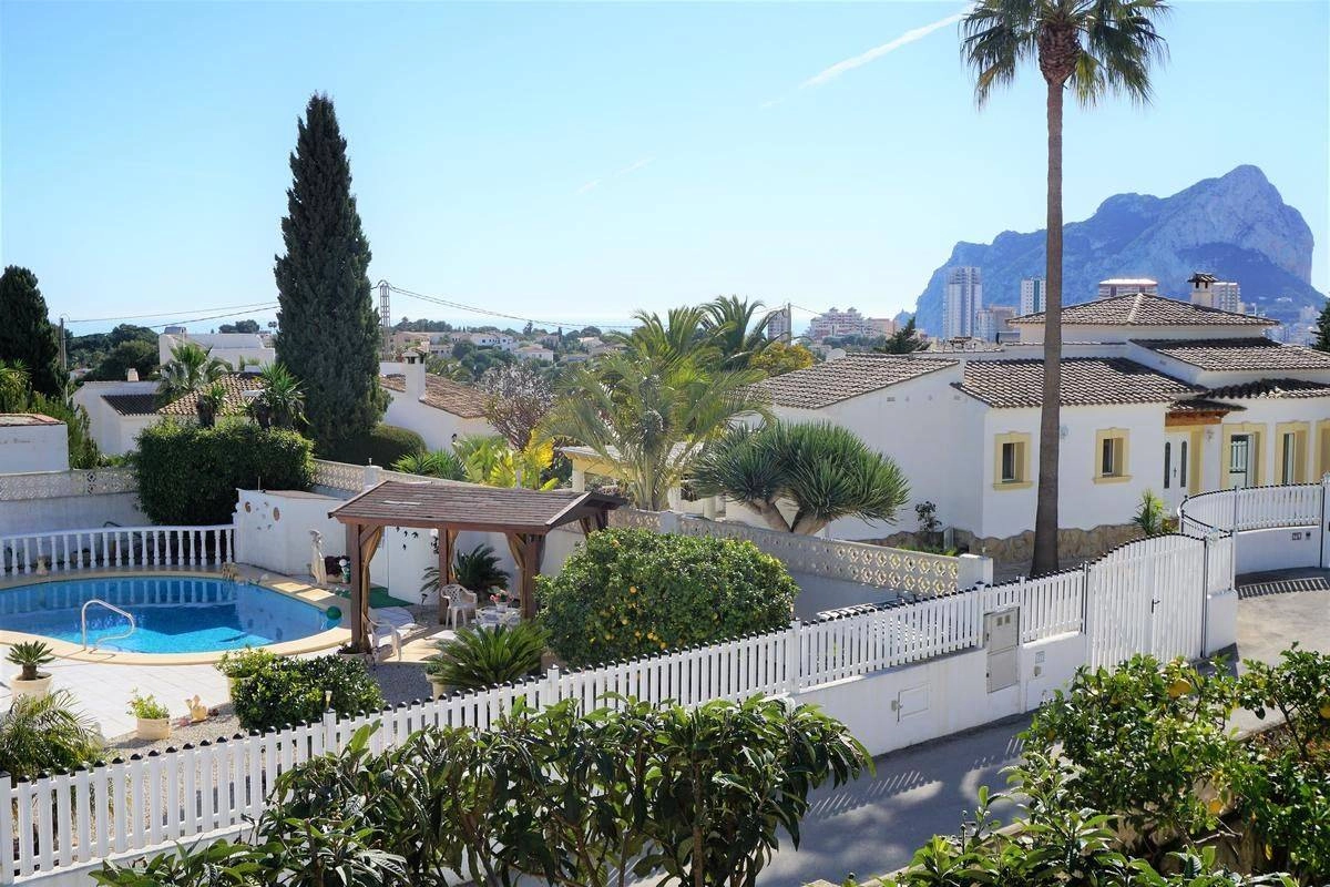 Vistas de la Majestuosa casa familiar tranquila en Calp